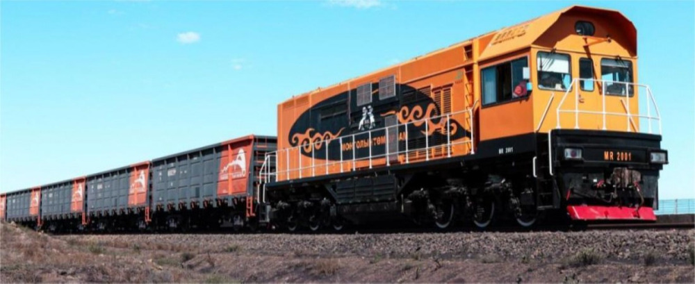 “Тавантолгой-Гашуунсухайт” чиглэлд 4 сарын хугацаанд 2 сая тонн нүүрс тээвэрлэж, түүхэн амжилт тогтоов